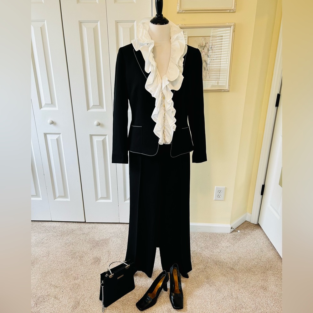 Gorgeous Tahari black dress suit.